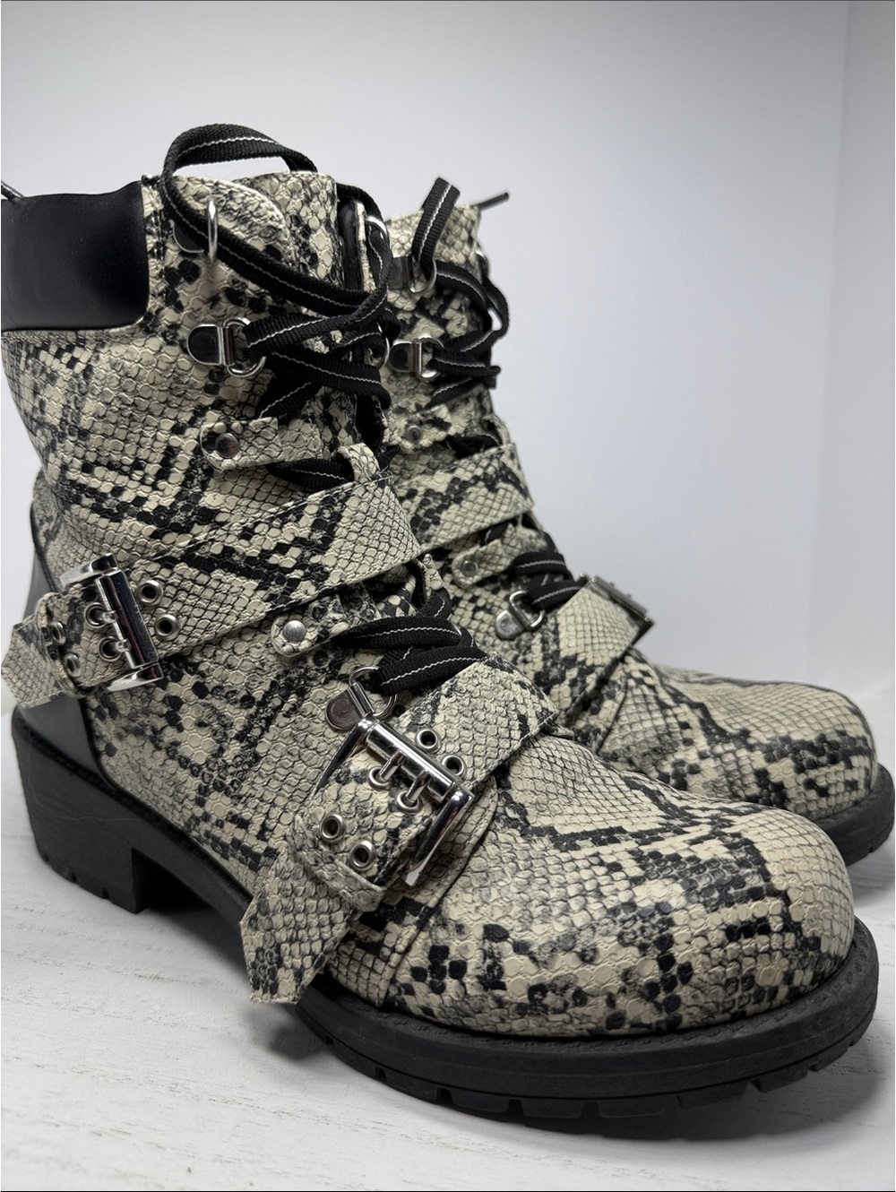 Qupid Women's Snake Print Buckle Combat Boots Size 9
